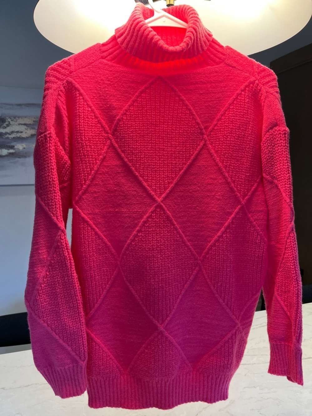 Feminine Pink Diamond-Pattern Turtleneck Sweater